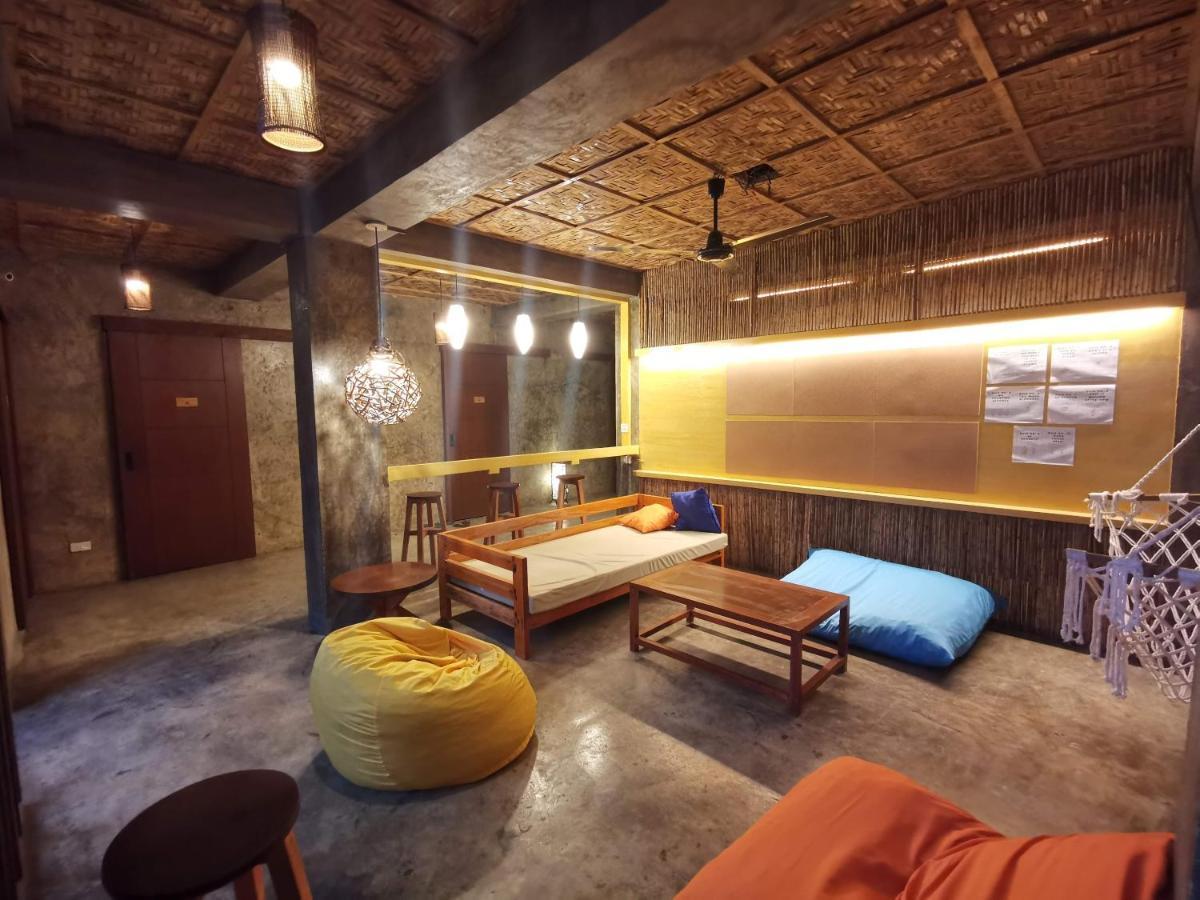 Hang Loose Hostel General Luna  Exterior photo